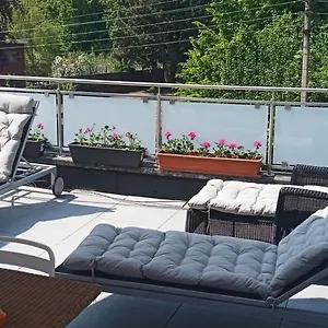 Vakantiehuis Liege 4420 Rue Jean Jaures 45 Grande Maison Joyeuse Avec Terrasse 30m2 Pour 8 Personnes Maximum, Saint-Nicolas (Liege)